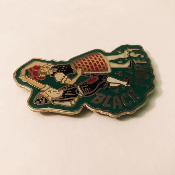Vintage Black Forest  Schwarzwald Germany Lapel Pin Souvenir - Picture 4 of 9